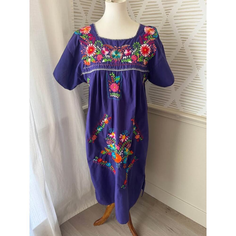 La Chaparrita One Size Embroidered Mexican Pueblo Bonita Peasant Dress Vintage
